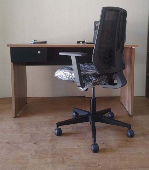 Mesa Reta Carvalho/Preto 1,40X60X73cm - Imagem 5