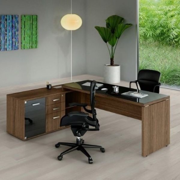 Mesa Diretiva e Armário Pedestal