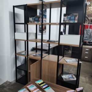 Estante Industrial em Aço com Armário